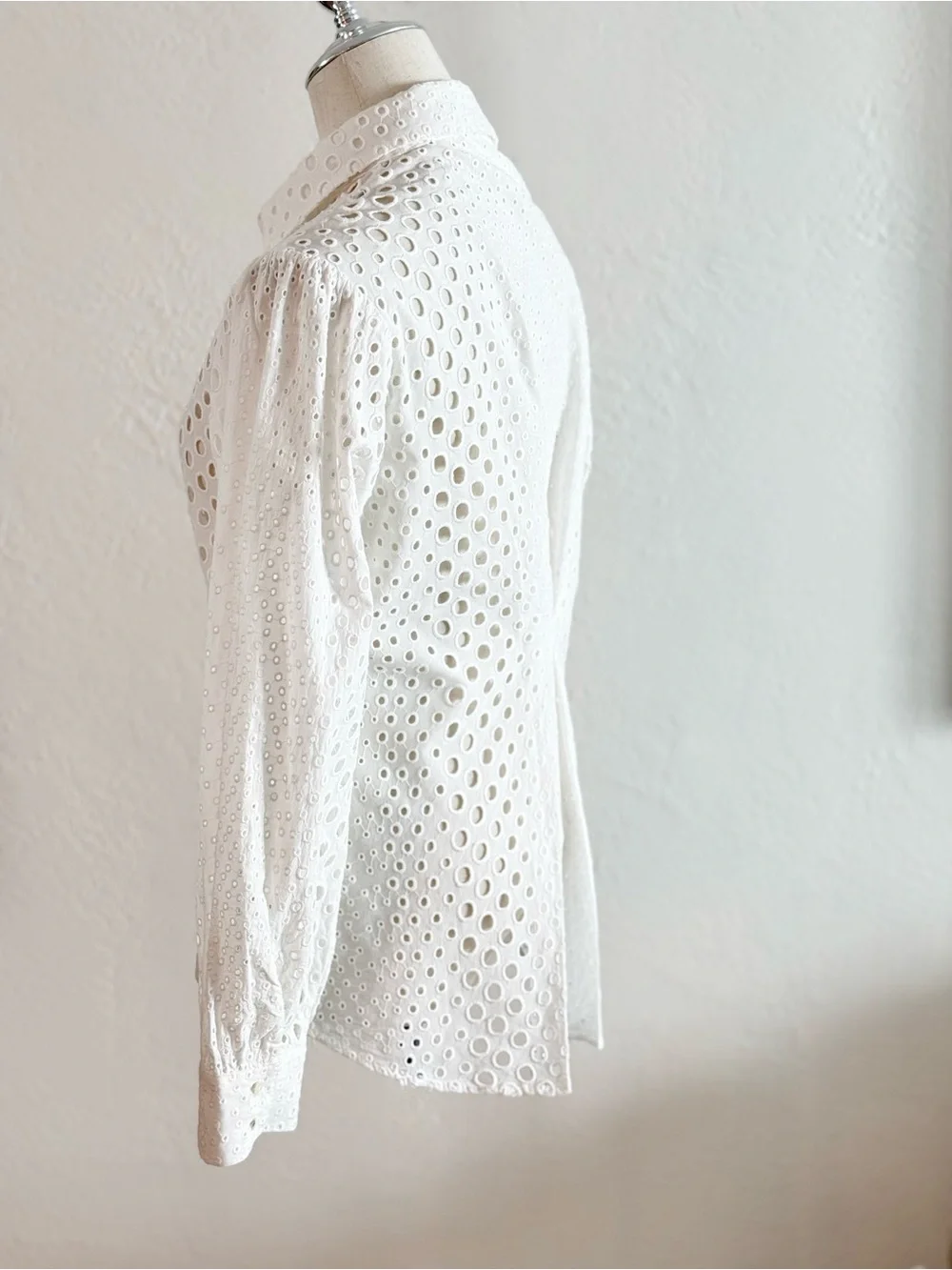 Nicole Miller Artelier White Pleated Puff Sleeve Eyelet Blouse M Cotton Boho - Picture 6 of 15